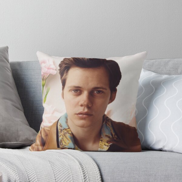 Artikel-Vorschau von Bill Skarsgard - Blumenprinz Serie IV, designt und verkauft von girlsbiteback.