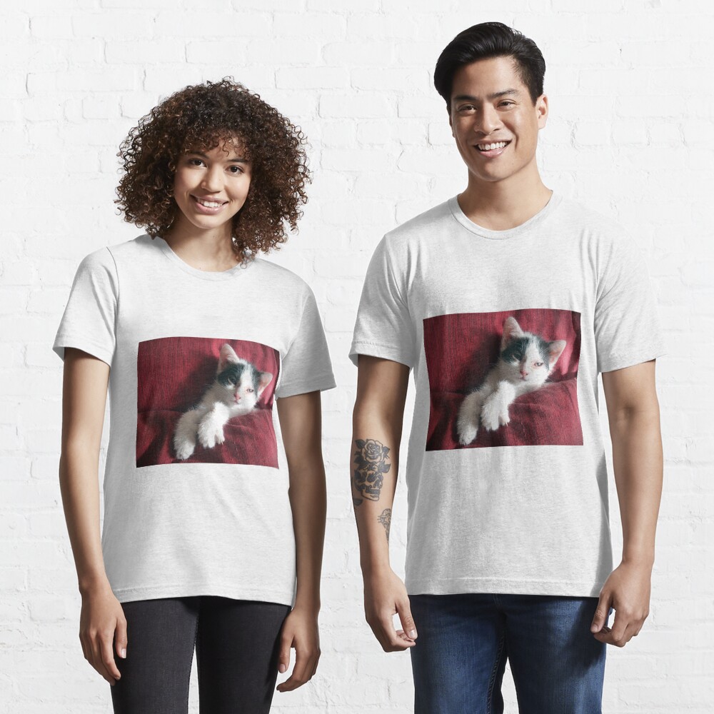Artikel-Vorschau von Essential T-Shirt, designt und verkauft von Gourmetkater.
