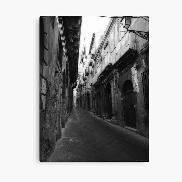 Passeggiando per Ortigia Canvas Print