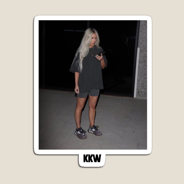 Aperçu de l'œuvre Kim Kardashian KKW 12 créée et vendue par scultura.