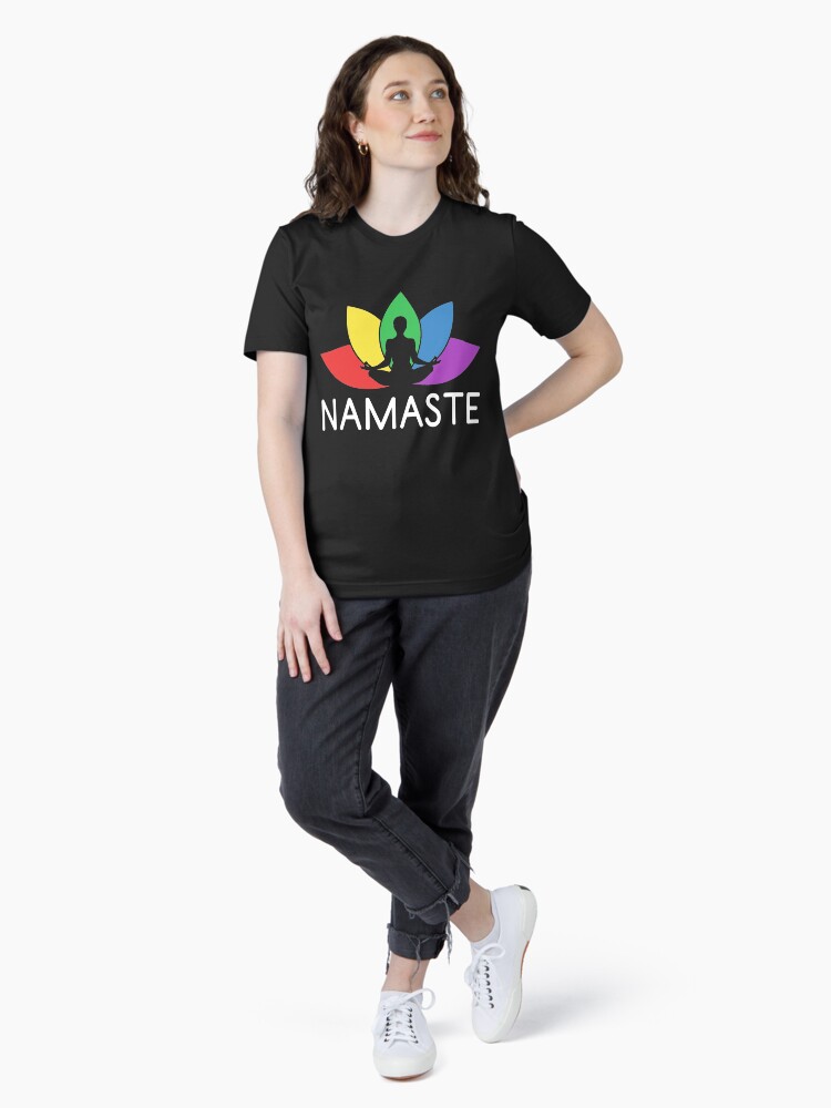 Thumbnail 4 von 7, Essential T-Shirt, Namaste Lotus Plant - LGBT Pride Month Gift designt und verkauft von yeoys.