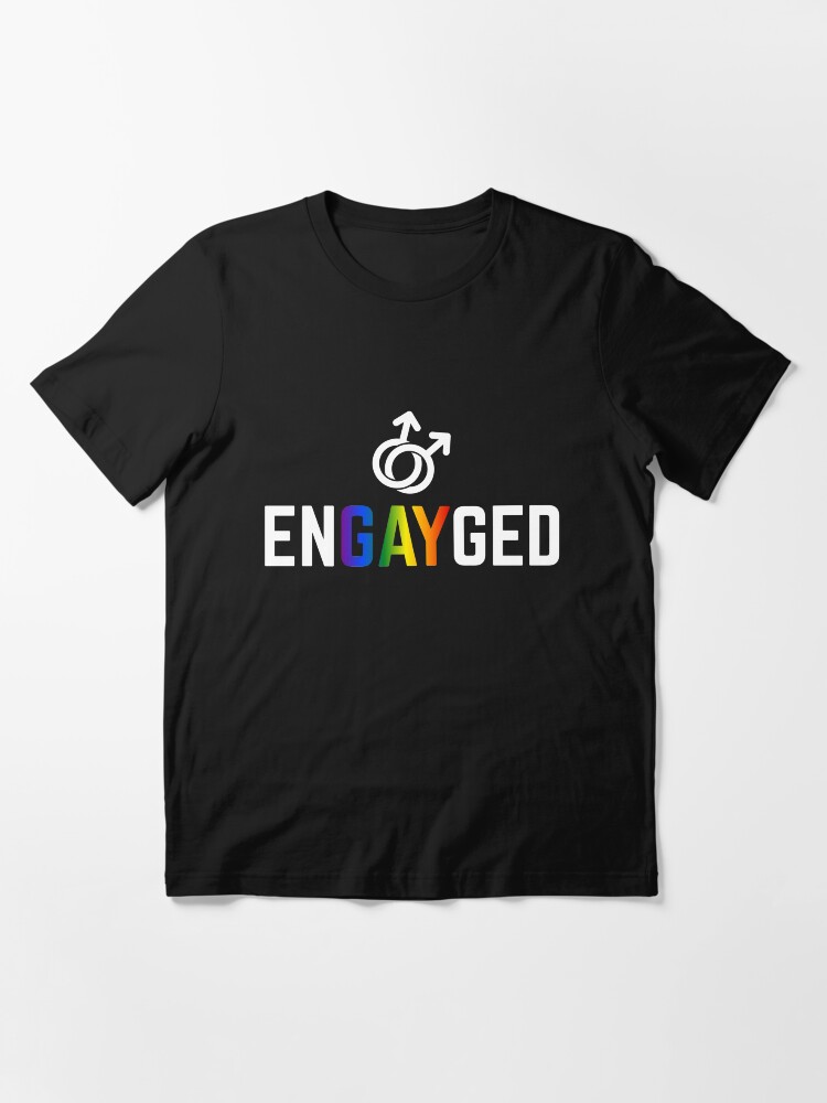 Thumbnail 3 von 7, Essential T-Shirt, Engayged Gay Engagement - LGBT Pride Month Gift designt und verkauft von yeoys.