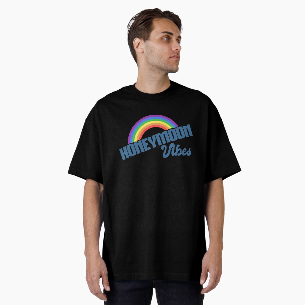Artikel-Vorschau von Oversized T-Shirt, designt und verkauft von yeoys.