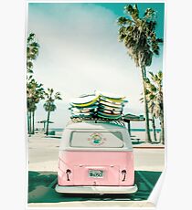 Póster Arte rosado de Kombi Van Surf