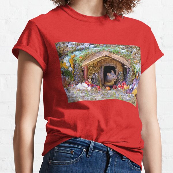 festive christmas mouse in a log cabin house Classic T-Shirt