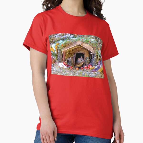 festive christmas mouse in a log cabin house Classic T-Shirt