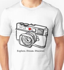 Leica M9 red dot rangefinder camera Unisex T-Shirt