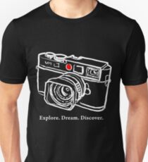 Leica M9 red dot rangefinder camera T-Shirt Unisex T-Shirt