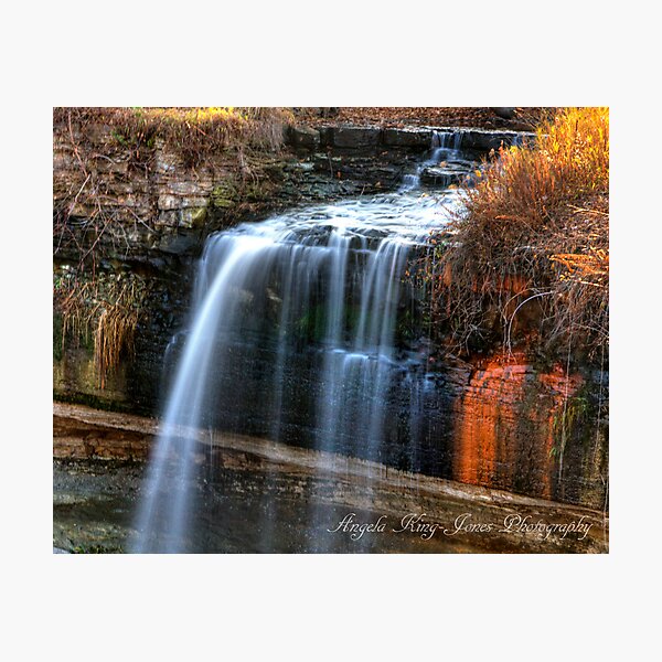 Artikelvorschau, Minnehaha Falls entworfen und verkauft von Angela King Jones.