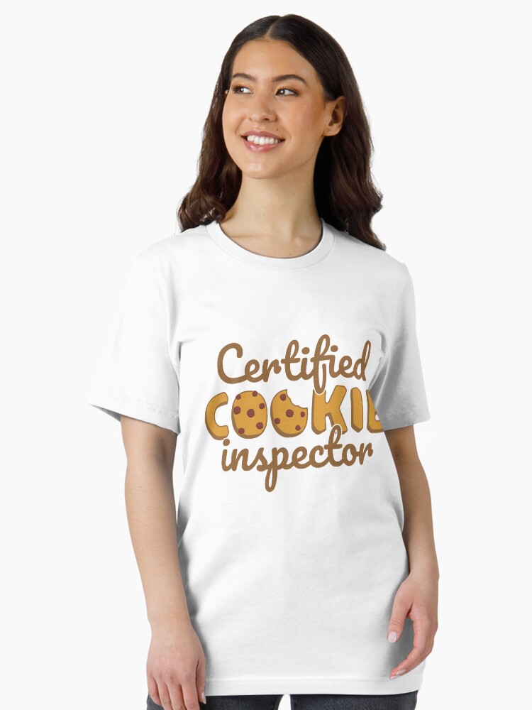 Thumbnail 2 von 7, Essential T-Shirt, Certified Cookie Inspector - Funny Baking Quotes Gift designt und verkauft von yeoys.
