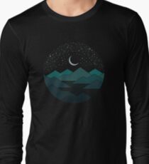 Camiseta de manga larga Entre las montañas y las estrellas