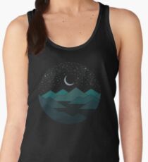 Camiseta de tirantes para mujer Entre las montañas y las estrellas