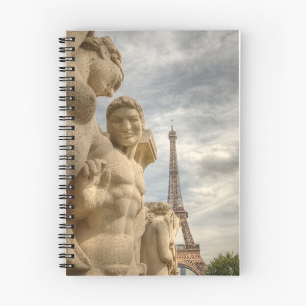 Aperçu de l'œuvre  ces statues de joue sont situées sur le Trocadéro. créée et vendue par Craig Goldsmith.