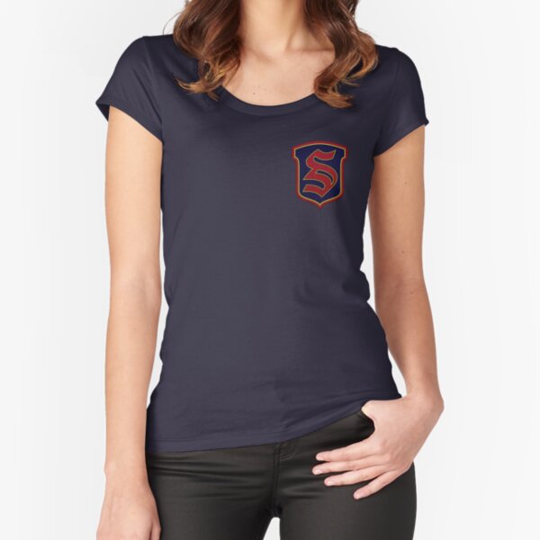 Legados - Salvatore Boarding School Crest Camiseta entallada de cuello ancho