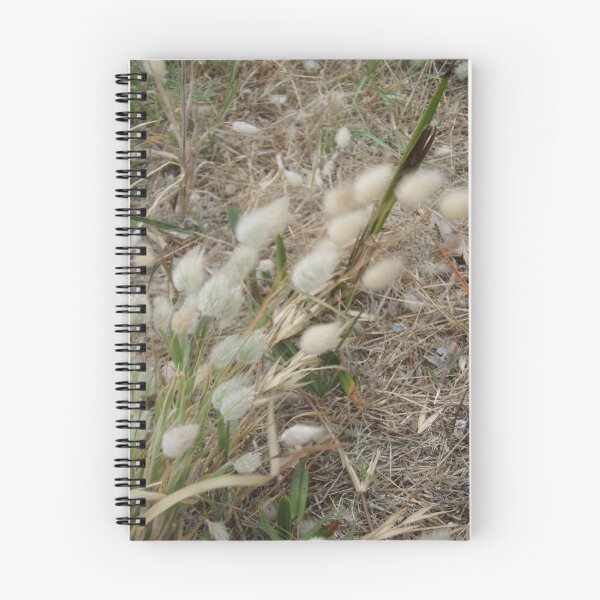 Artikelvorschau, fluffy grass heads - blowing in the wind - swaying entworfen und verkauft von Gaylene Norton.