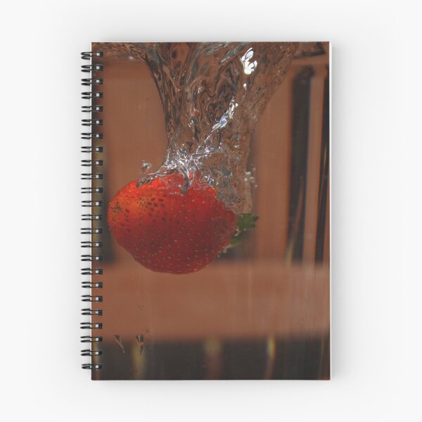 Aperçu de l'œuvre Berry takes a Dive #2 créée et vendue par GerryMac.