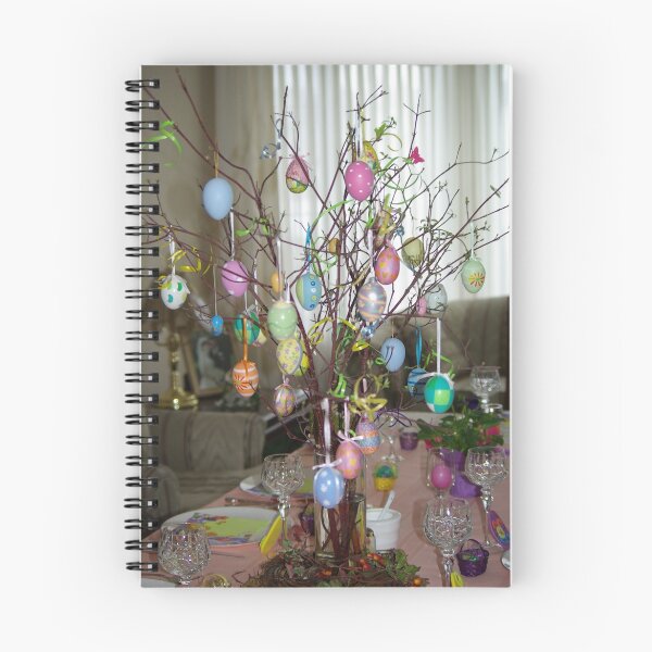 Aperçu de l'œuvre Easter Tree créée et vendue par Brittany Schneider.