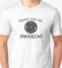 Fight the Lie - Awaken! (Globe lie, flat earth, truth) Slim Fit T-Shirt