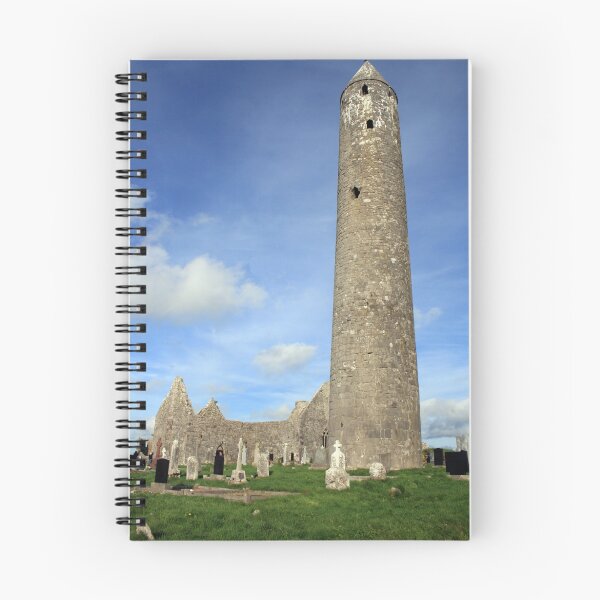 Aperçu de l'œuvre Kilmacduagh round tower 1 créée et vendue par John Quinn.