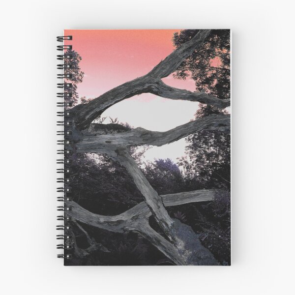 Artikelvorschau, Tree in red sky entworfen und verkauft von Gladkaa.