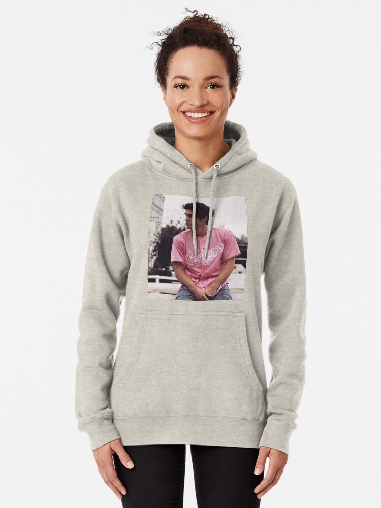 apa beda hoodie dan sweater