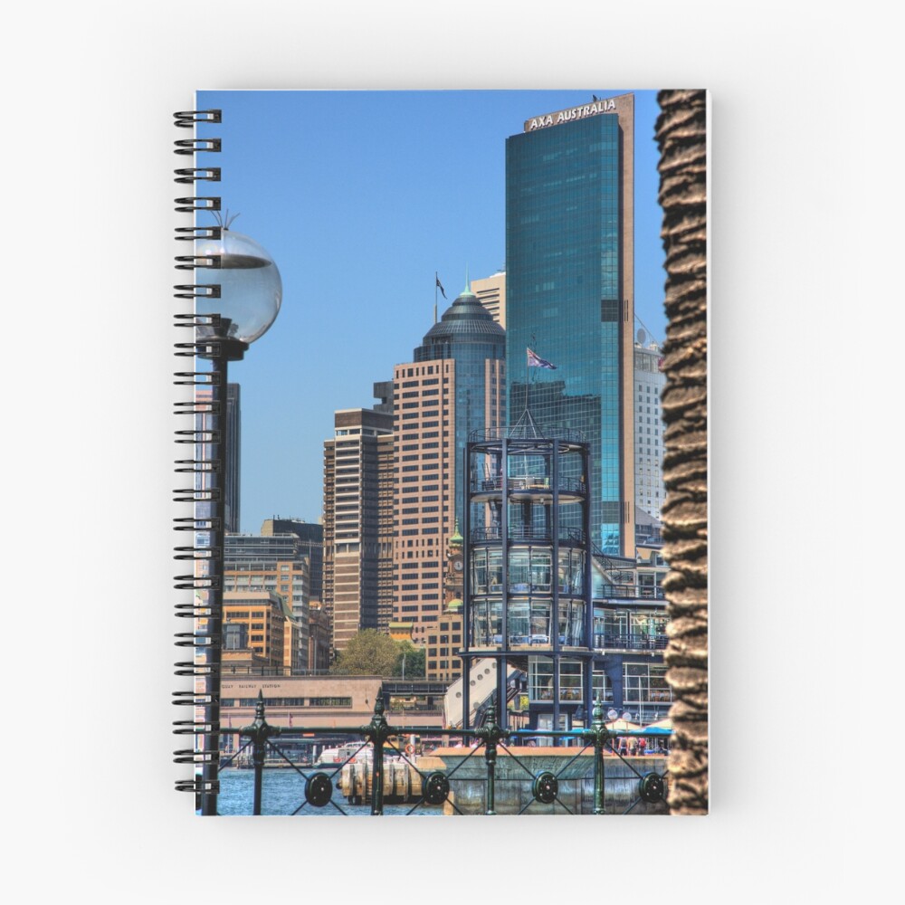Vista previa del artículo con la obra «Cuaderno de espiral», diseñado y vendido por RoddyM.