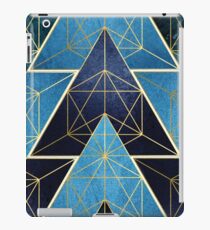Geometrische Exzellenz in Blau iPad-Hülle & Klebefolie