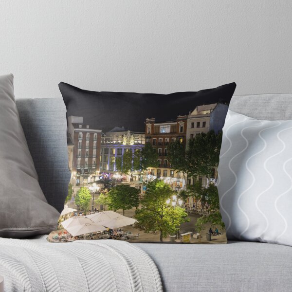 Item preview, La vida nocturna en Madrid: la fabulosa Plaza de Santa Ana por la noche designed and sold by Georgia Mizuleva.