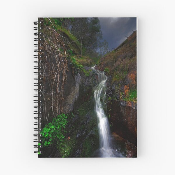 Artikelvorschau, Storming waterfall entworfen und verkauft von hellofromearth.