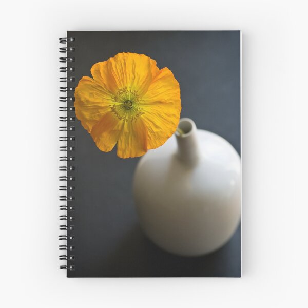 Artikelvorschau, Vase With Poppy entworfen und verkauft von prbimages.