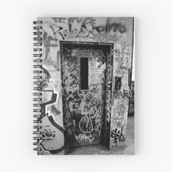 Artikelvorschau, Old elevator door entworfen und verkauft von Andrew Hennig.