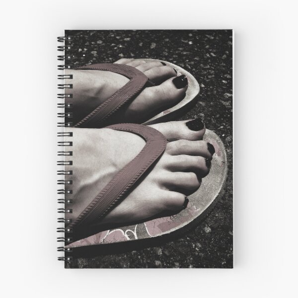 Artikelvorschau, Painted Toes entworfen und verkauft von Kat Augustine.