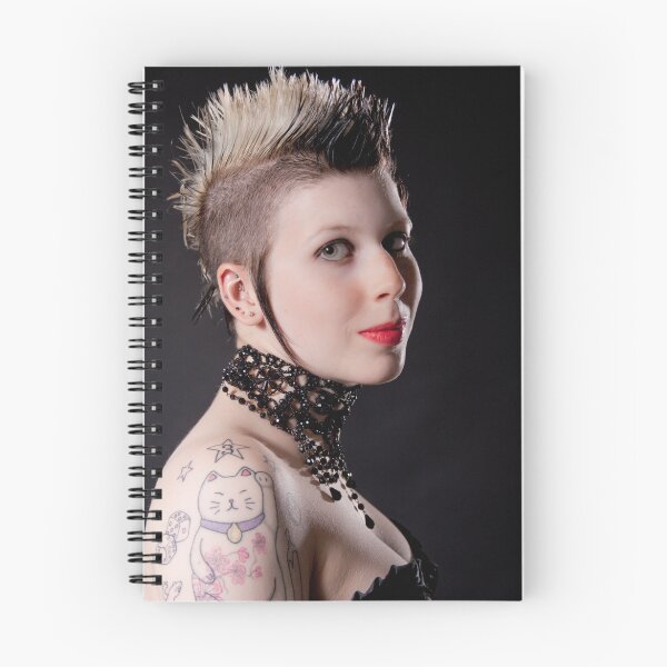 Aperçu de l'œuvre Punk ou princesse créée et vendue par LeeMartinImages.