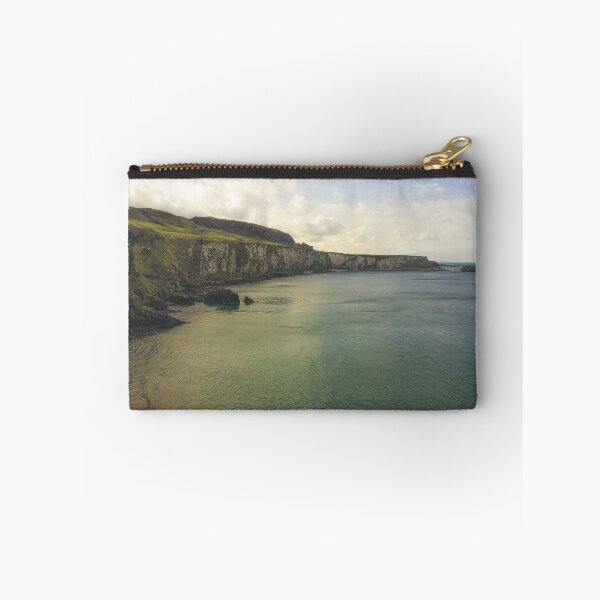 Artikelvorschau, Carrick-a-Rede-Klippen-Skyline | Irland entworfen und verkauft von Phil Stuebe.