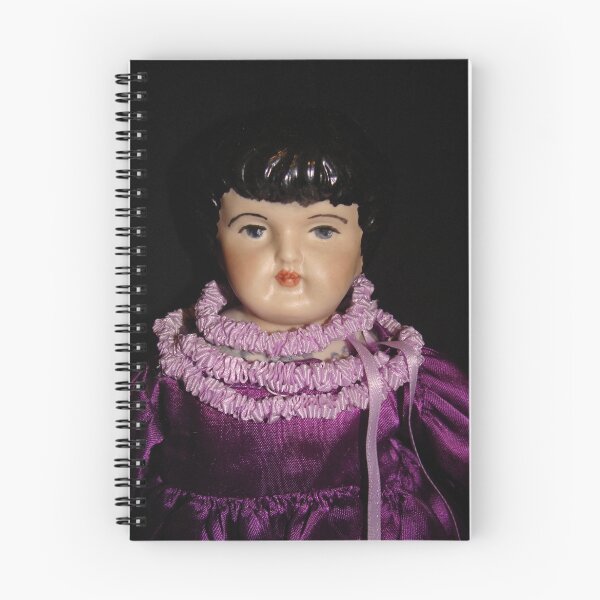 Aperçu de l'œuvre Hawaiian Kaui Girl Doll créée et vendue par Linda Scott.