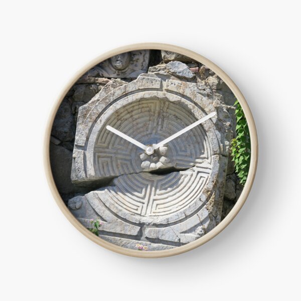 Labyrinth in Stone Clock