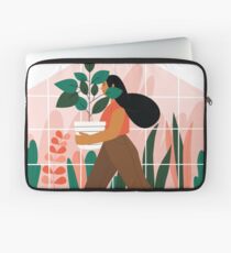 Funda para portátil Hermosa chica con planta en maceta