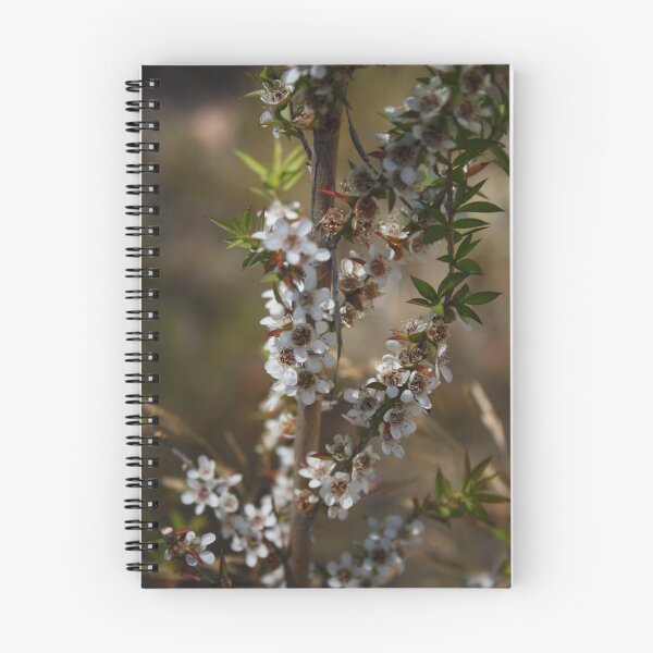 Aperçu de l'œuvre Little white flowers créée et vendue par Fitzard.