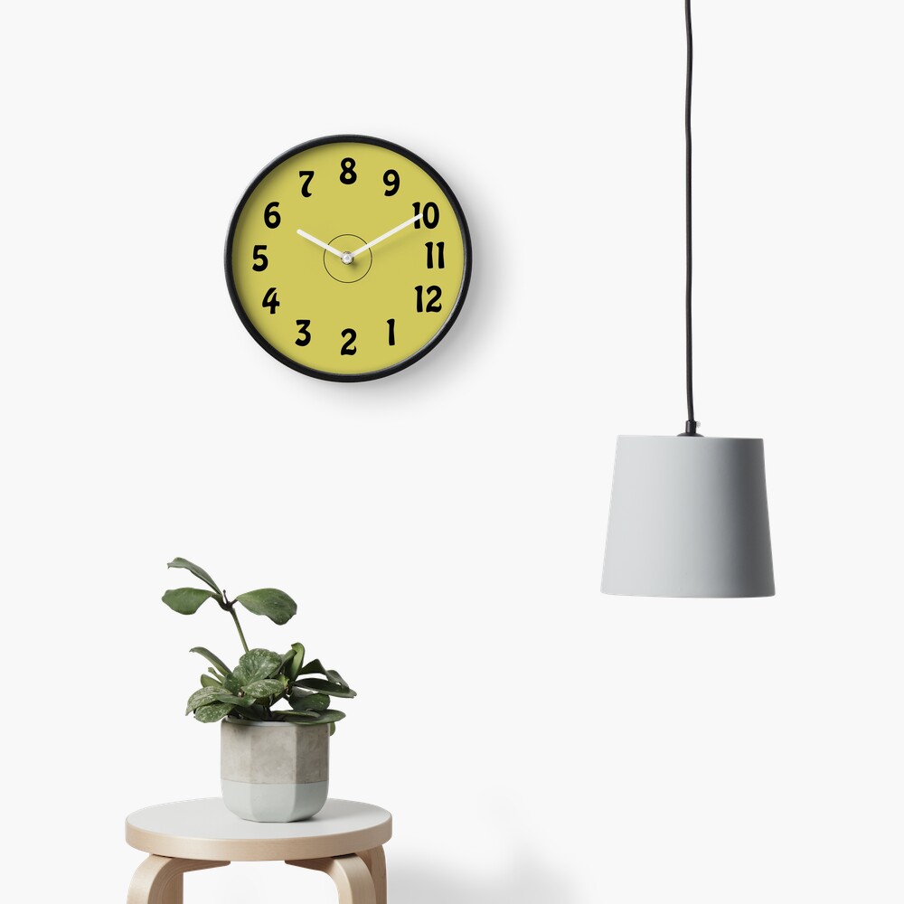 Eine Uhr. Die 8 ist oben? Wie krank ist das denn? Uhr