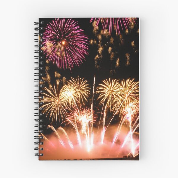 Aperçu de l'œuvre Fireworks explosion créée et vendue par wuv4ever.