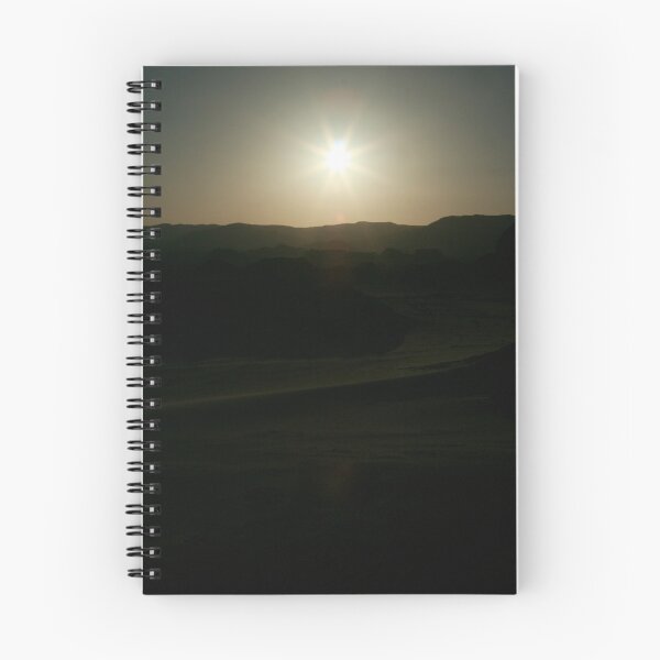 Aperçu de l'œuvre Desert Sunset créée et vendue par Oli Johnson.