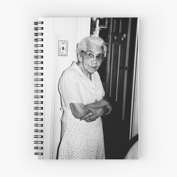Artikelvorschau, Grandma entworfen und verkauft von John Toxey.
