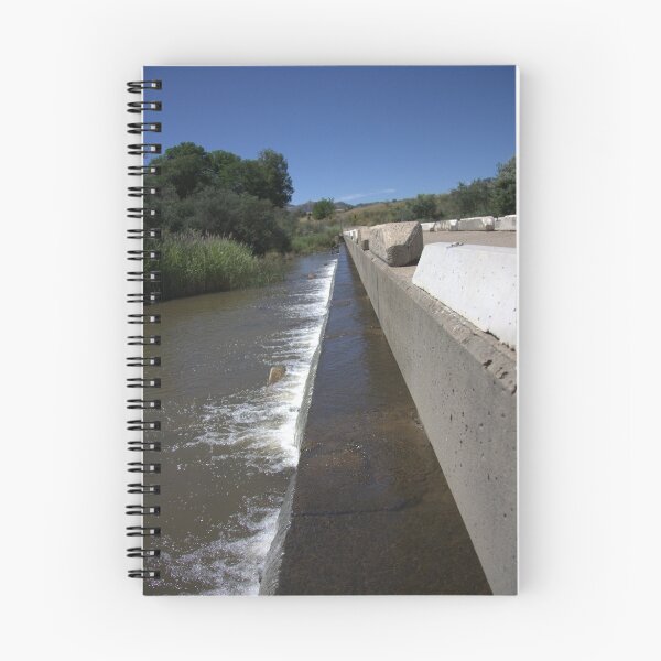 Artikelvorschau, Point Hut Crossing, Canberra entworfen und verkauft von Kevin Brett.