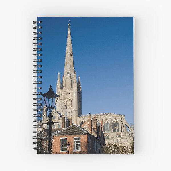 Artikelvorschau, Norwich Cathedral & Street Lamp entworfen und verkauft von Cyrusdvirus.