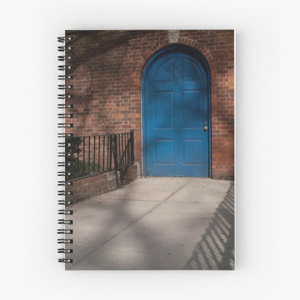 Artikelvorschau, Blue Door, NYC entworfen und verkauft von Henri Yrizarri.