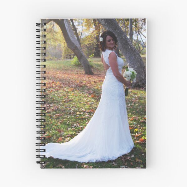 Artikelvorschau, Beautiful Bride Lori entworfen und verkauft von MickaelaGood.