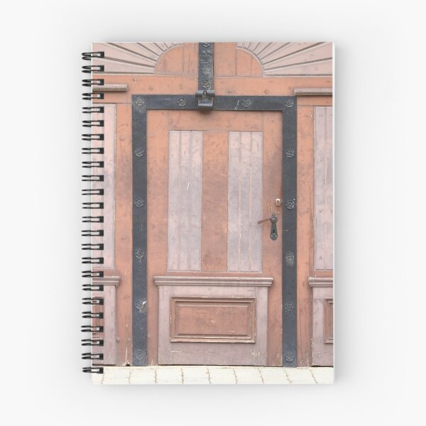 Aperçu de l'œuvre A Pink Door créée et vendue par Walter Quirtmair.
