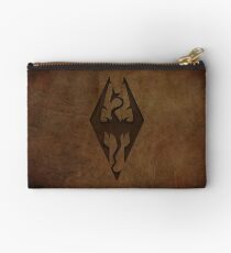 Skyrim Worn Leather Emboss Zipper Pouch