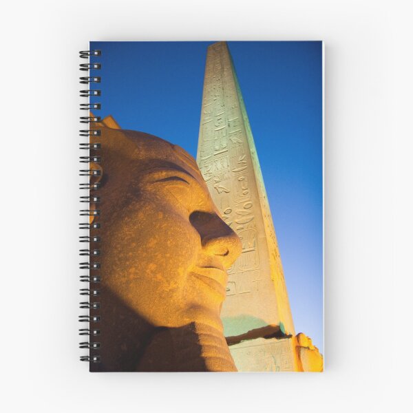 Artikelvorschau, Luxor Temple Pharoah and Egyptian Obelisk at night entworfen und verkauft von InterfaceImages.