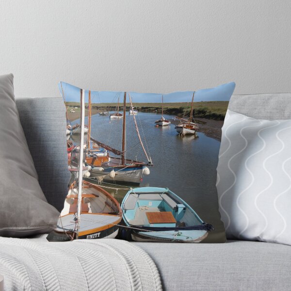 Aperçu de l'œuvre Blakeney Point Boats Moared créée et vendue par TYFN.